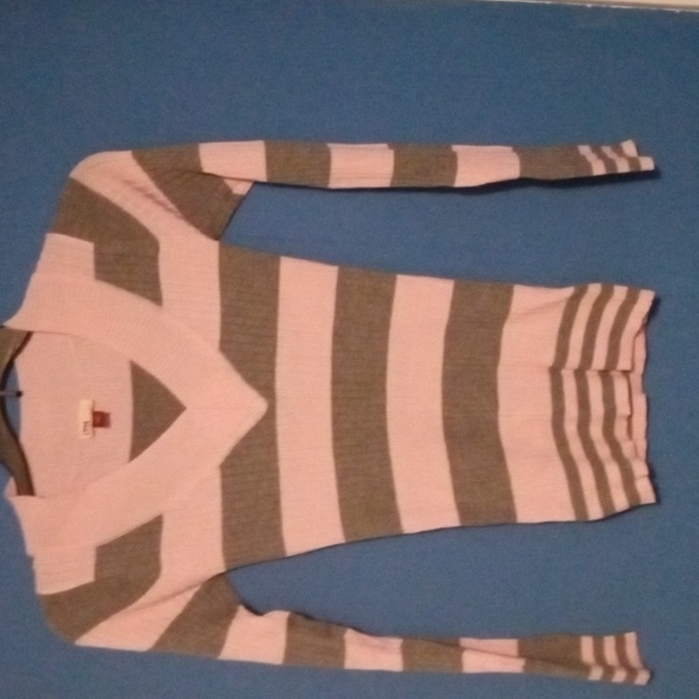 Juniors LEI sweater